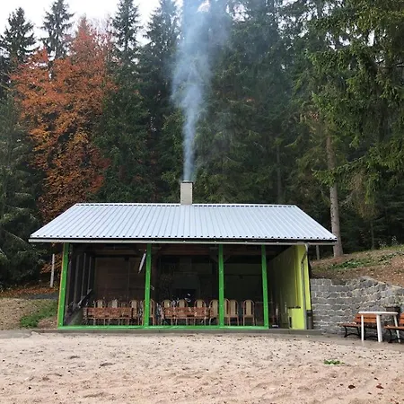 Bernov Zatisi 度假居 *